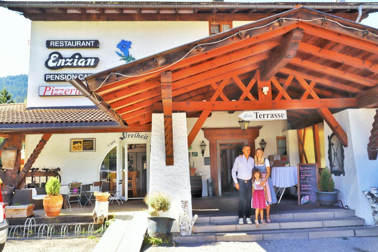 טאנהיים Gasthof Enzian מראה חיצוני תמונה